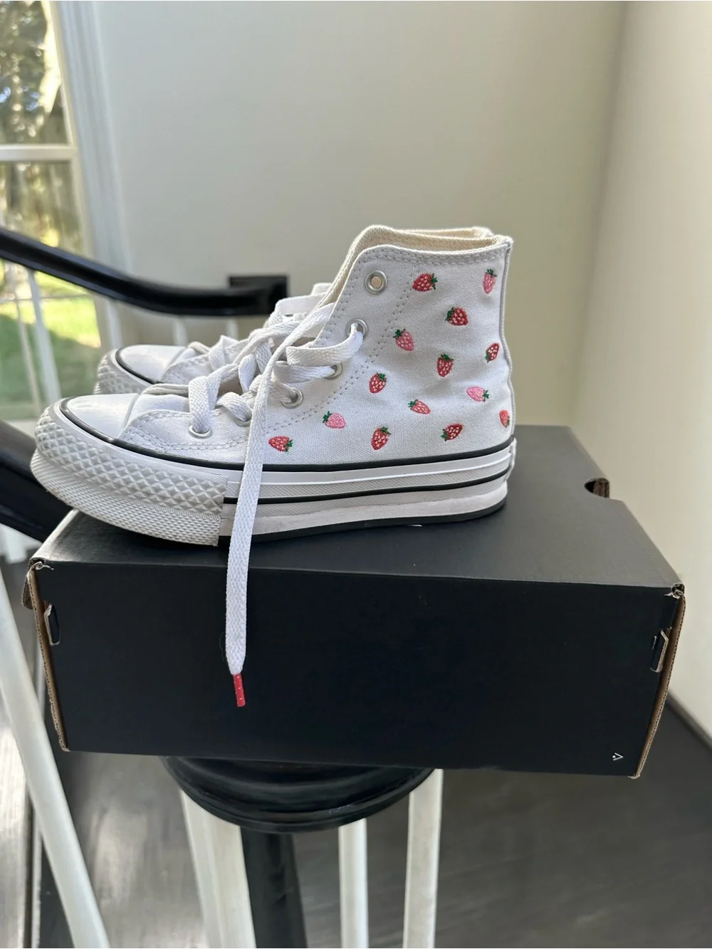 Converse embroidered size